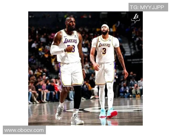 2002年湖人与篮网的巅峰对决回顾与精彩瞬间分析