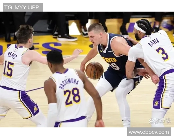 掘金与湖人激战正酣NBA季后赛精彩对决引发球迷热议