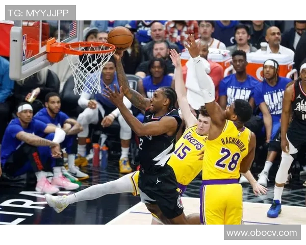 2003年湖人与魔术的经典对决回顾及赛季精彩瞬间分析